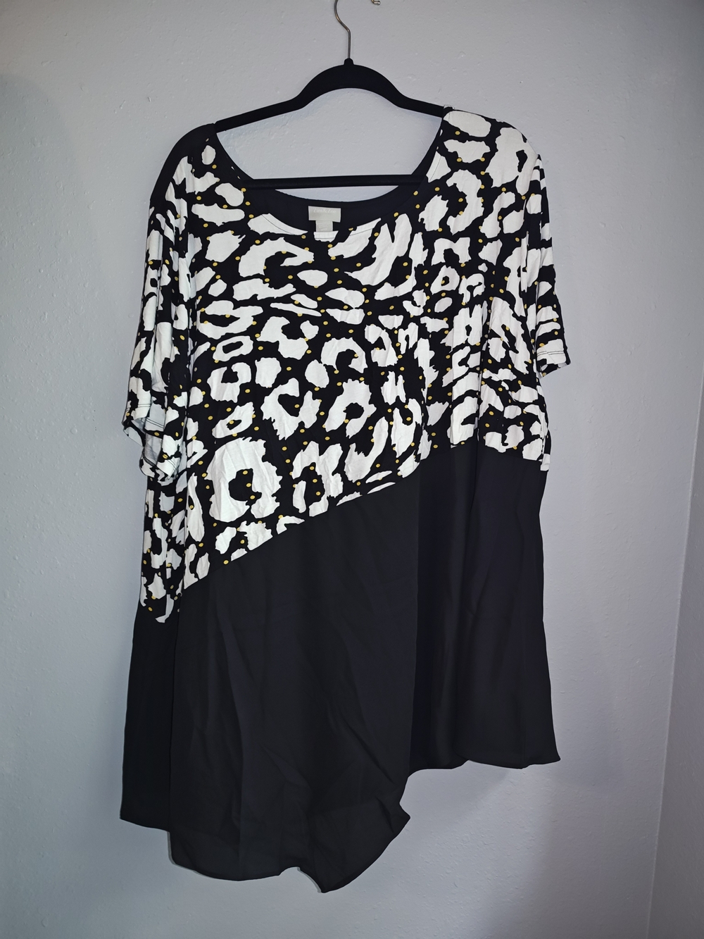 Plus Size Black and White Leopard Print Asymmetrical Women's Top
